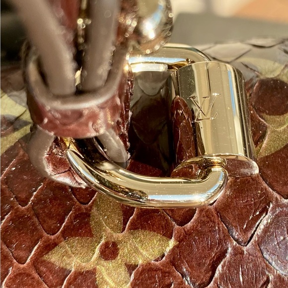 💙Louis Vuitton Python Twist. Brown w/Gold LV Pattern Logos. Handle/chain strap - Picture 4 of 9